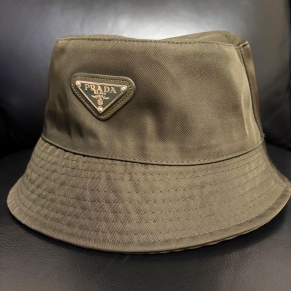 NEW UNISEX PRADA OLIVE GREEN RE-NYLON BUCKET HAT LOGO PLAQUE ONE SIZE - Picture 2 of 6